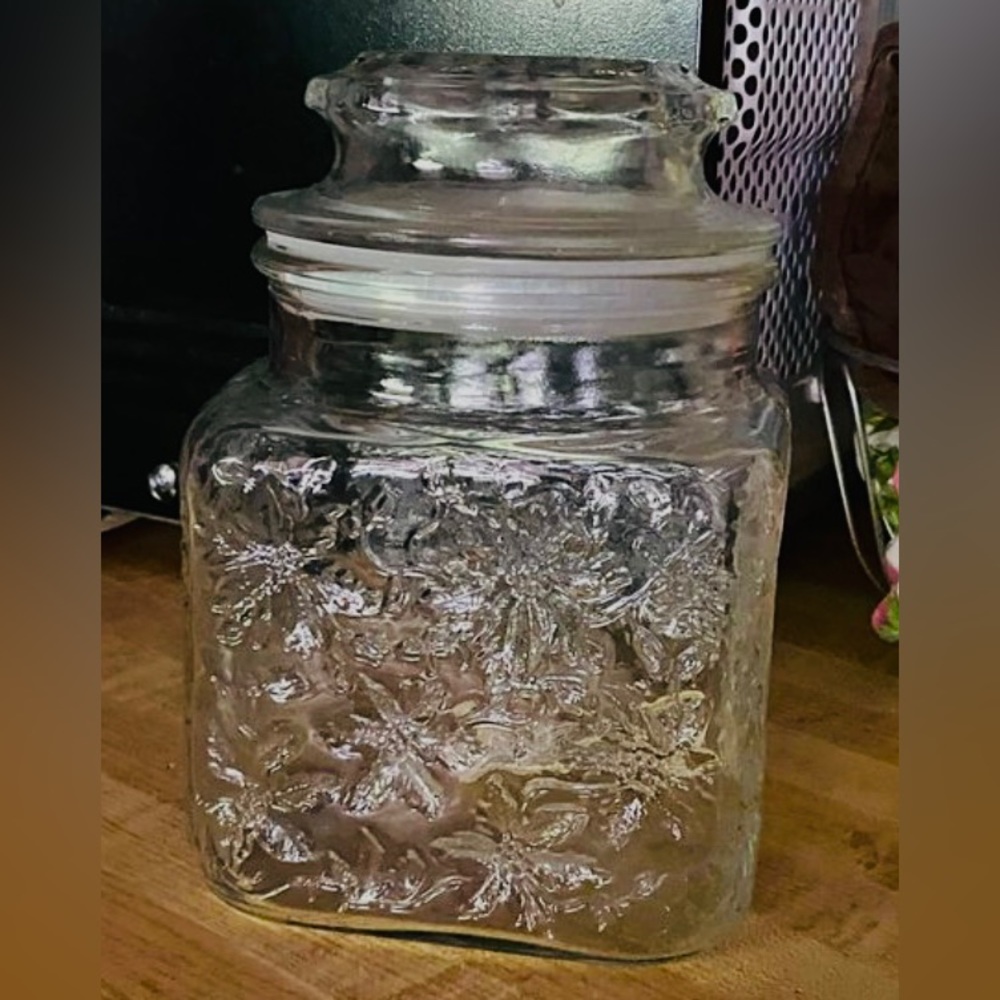 Princess House Fantasia Canister 
Height: 6 3/8 in
Width: 4 1/8 in